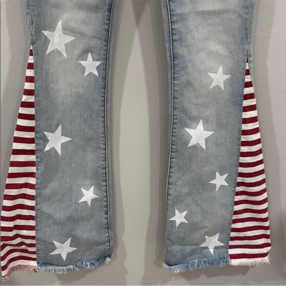 4th of July ready with these DRIFTWOOD Light Blue Star and Red Stripe FlareJeans - Picture 4 of 8